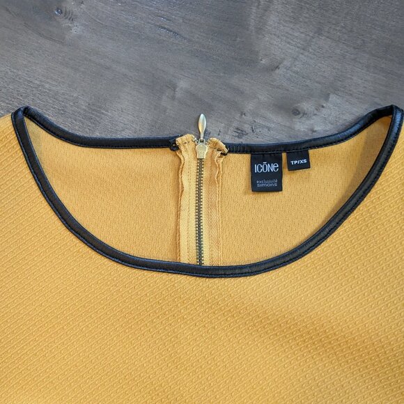 Yellow Textured Short Sleeve Top with Black Trim - Picture 4 of 6